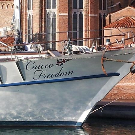 Venezia Boat & Breakfast Caicco Freedom Hotel Luaran gambar
