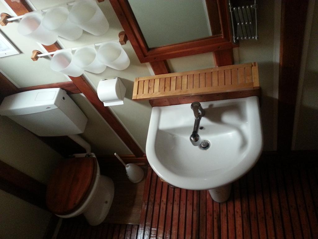 Venezia Boat & Breakfast Caicco Freedom Hotel Bilik gambar
