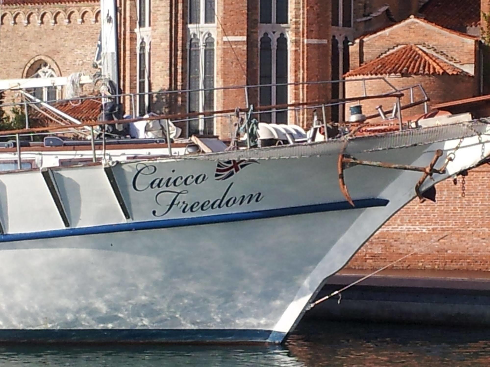 Venezia Boat & Breakfast Caicco Freedom Hotel Luaran gambar