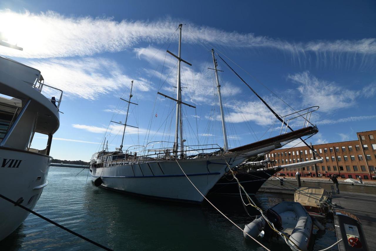 Venezia Boat & Breakfast Caicco Freedom Hotel Luaran gambar