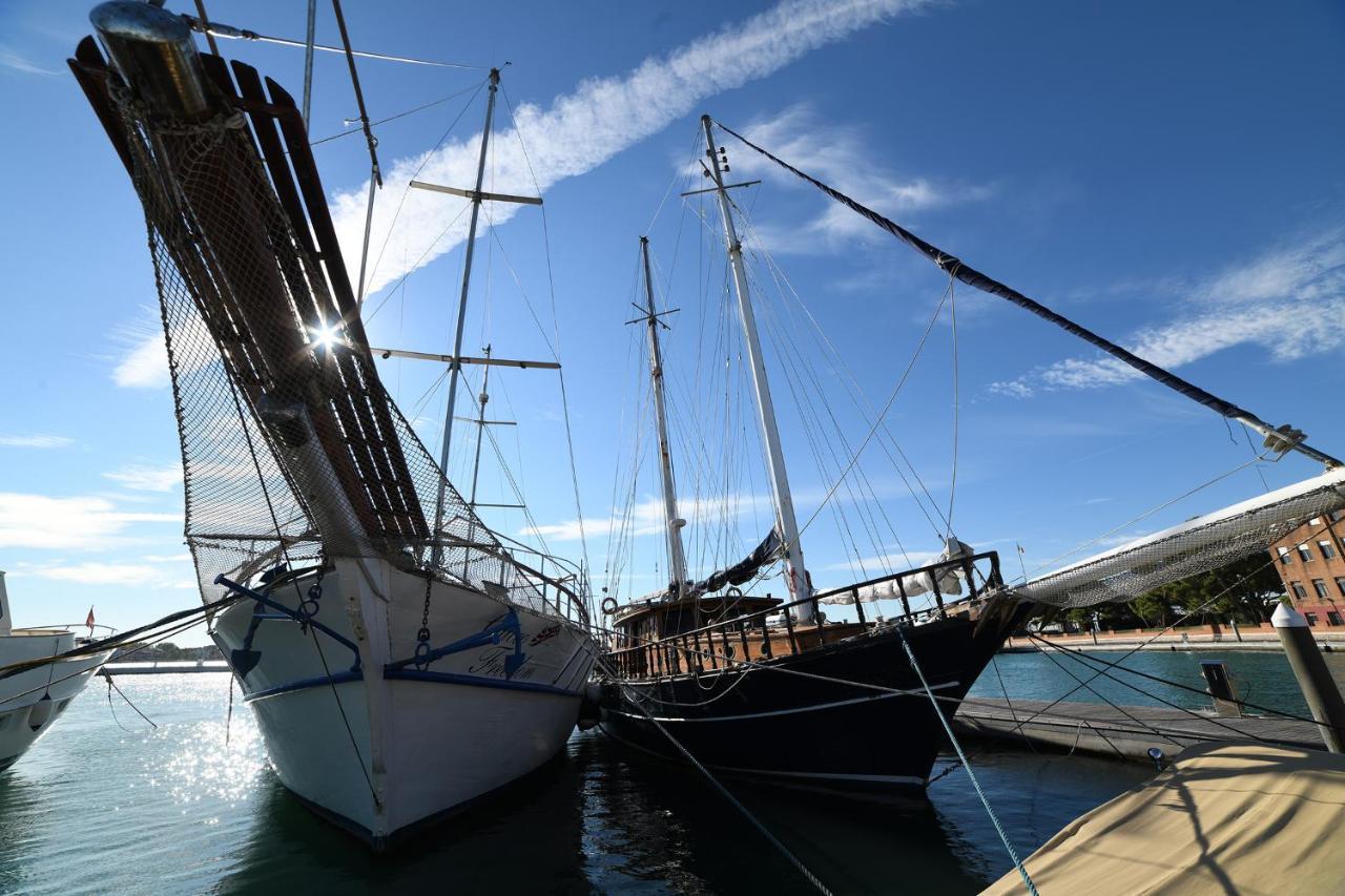 Venezia Boat & Breakfast Caicco Freedom Hotel Luaran gambar